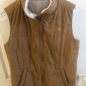The North Face women’s puffer reversible vest size XS